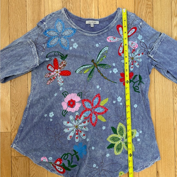 Jess & Jane Artsy Dragonfly Floral Tunic Top | Mineral Wash Cotton M Shirt - Picture 4 of 6
